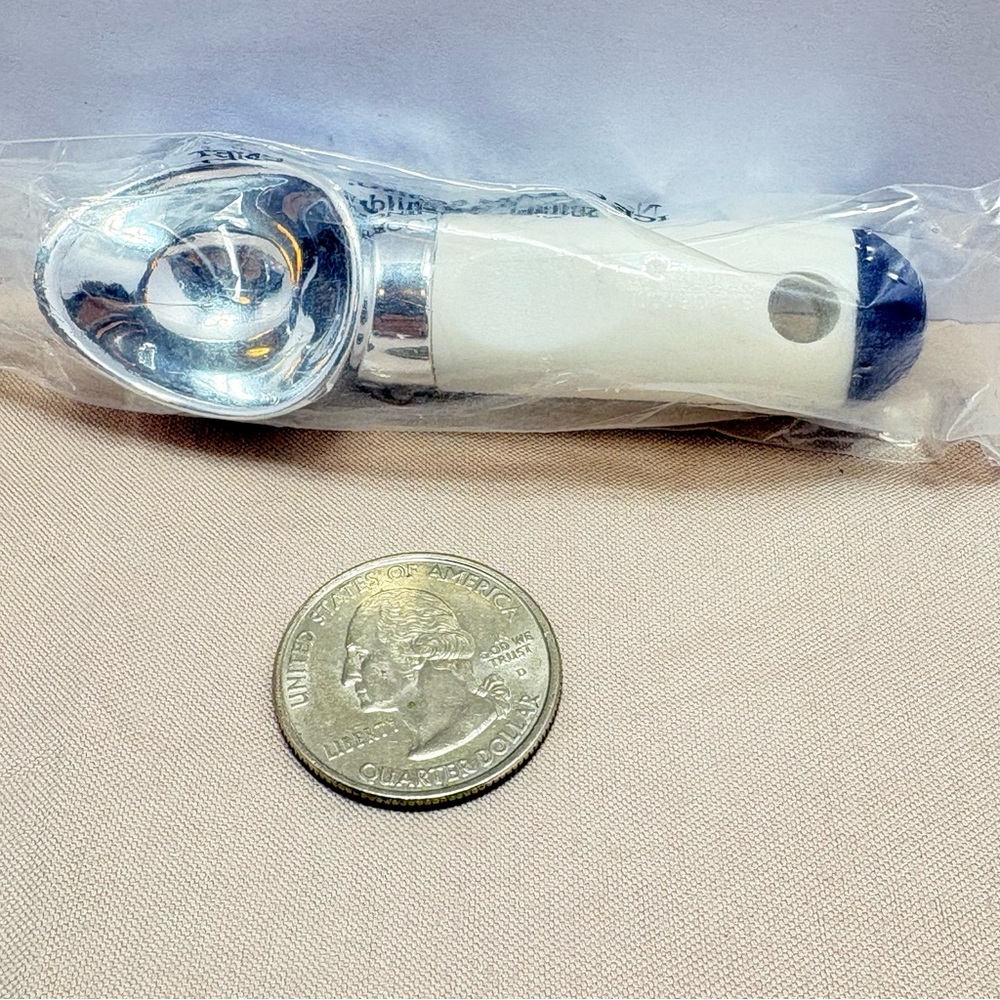 Tupperware White and Blue Ice Cream Scoop Magnet